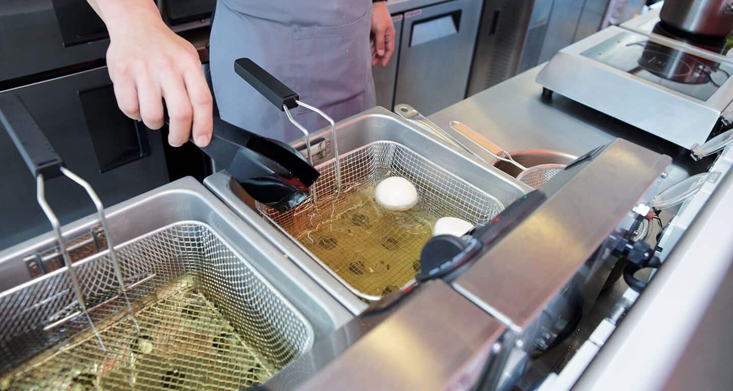 Fryer Management: How to Run Commercial Fryers Efficiently